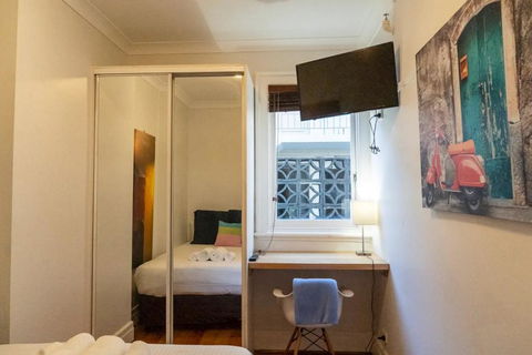 Delightful 3 Bedroom Apartment Near Chapel Street In St Kilda - Accommodation Search 3