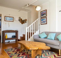 Delightful 3 Bedroom Apartment near Chapel Street in St Kilda - Accommodation Search
