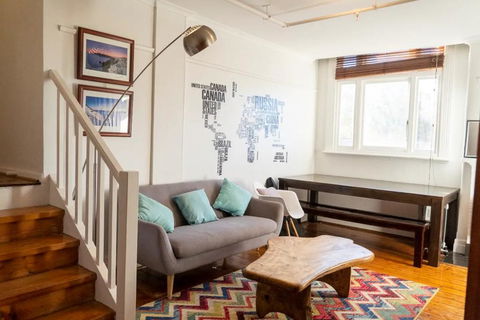 Delightful 3 Bedroom Apartment Near Chapel Street In St Kilda - Accommodation Search 1