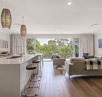 DESIGNER HOLIDAY BEACH PAD // 4 BED // COPA - Accommodation Search
