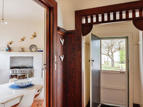 Dingle On Barclay - Accommodation Search 3