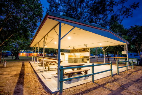 Discovery Parks - Tannum Sands - Accommodation Search 0