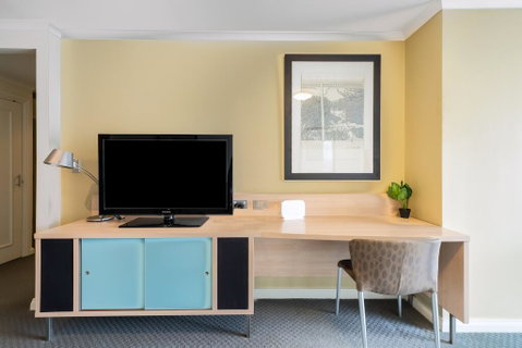 DREAM HARBOUR VIEW 2 BRM // GYM, POOL And PARKING - Accommodation Search 2