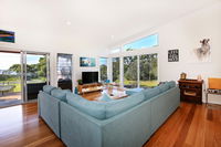 Eagleview - Pet Friendly - 4 Min Walk to Beach