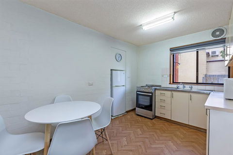 Eastern Beach Unit #1 - Accommodation Search 3