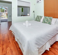 Easy Going Holiday unit on McKenzie MK4 - Accommodation Search