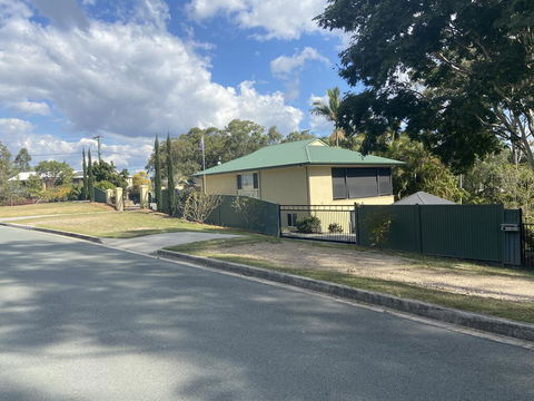 Eatons Hill Hidden Valley Retreat - Accommodation Search 0