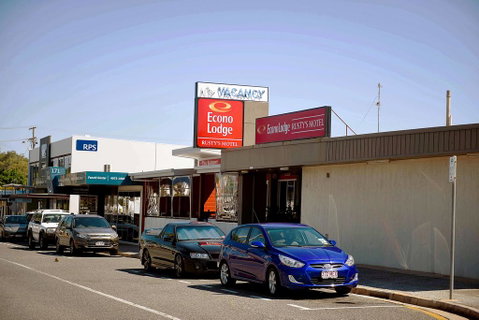 Econo Lodge Rusty's - Accommodation Search 3