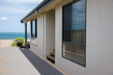 Edgewater Escape - Accommodation Search 0