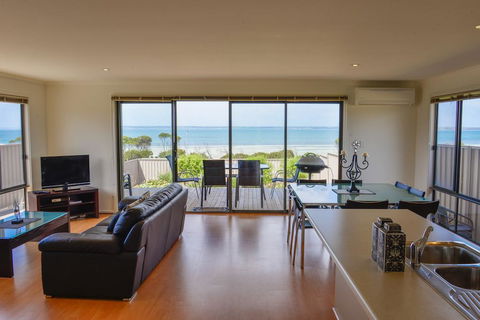 Edgewater Escape - Accommodation Search 3
