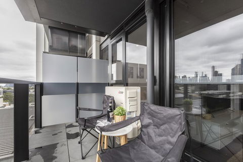 Elegant Apartment Mins Walk To Melbourne CBD - Accommodation Search 3