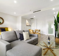 Enjoy bayside life at stylish studio close to city - Accommodation Search