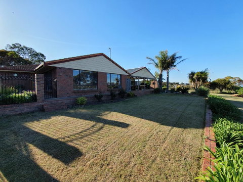 EP Getaway - Accommodation Search 0