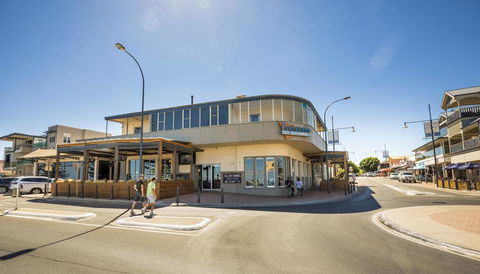 Esplanade Hotel Adelaide - Accommodation Search 0