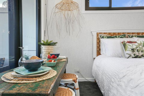 Eternity 141 - Room With Private Bathroom, Balcony Bed & Breakfast - Accommodation Search 3