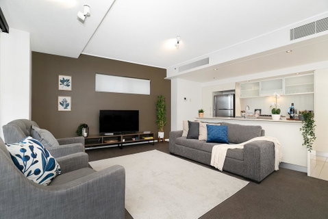 Executive Family 3 Bedroom Suite - Brisbane CBD - Views - Pool - WIFI - Free Parking - Accommodation Search 1