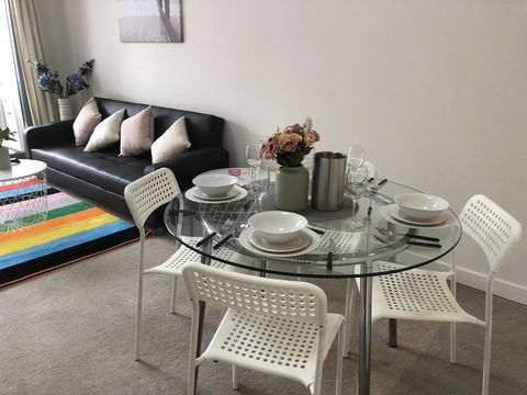 Exquisite Family Home +Parking, Close To CBD - Accommodation Search 2