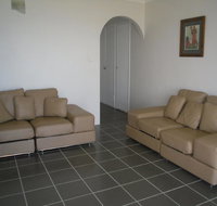 Fabulous location - Ground Floor Waterfront Unit Clearview Apartments - Accommodation Search