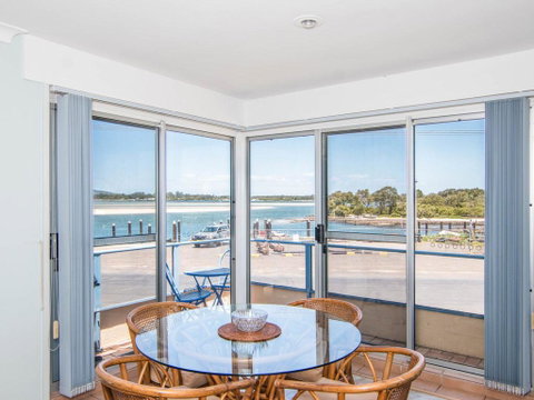 Fairholme 8, Perfect Lakefront Position - Accommodation Search 3