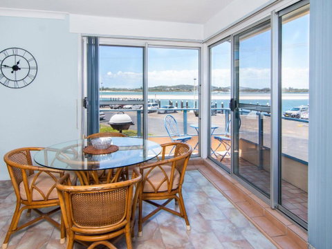 Fairholme 8, Perfect Lakefront Position - Accommodation Search 0