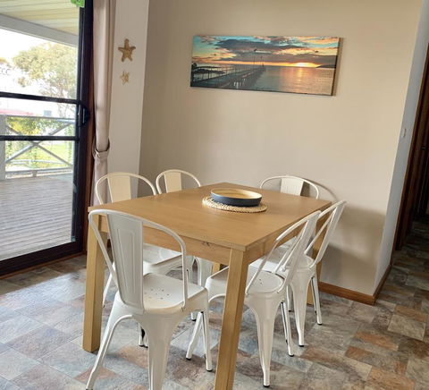 Fareview Beach House - Accommodation Search 3