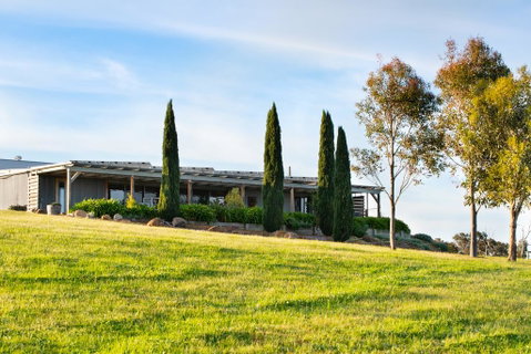 Farmer Smith Estate - Sunrise Retreat - Accommodation Search 3