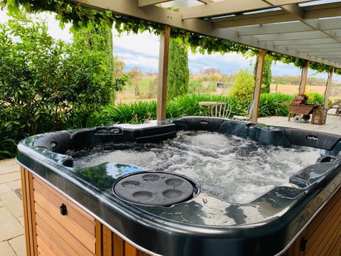 Farmer Smith Estate - Sunrise Retreat - Accommodation Search 1
