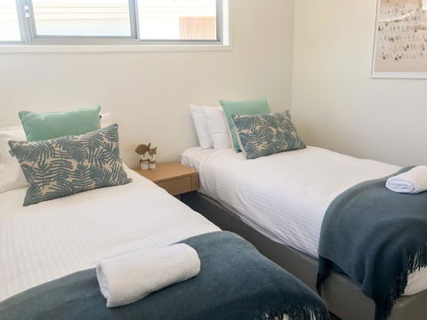 Fat Frog Beach Houses - Accommodation Search 2