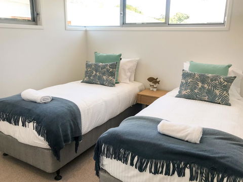Fat Frog Beach Houses - Accommodation Search 1