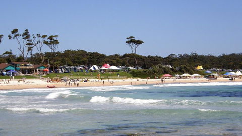 Fathoms Apartment 18/1a Mitchell Pde - All Linen Provided - Accommodation Search 1