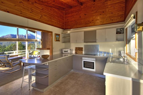 Freycinet Beachfront Retreat - Accommodation Search 3
