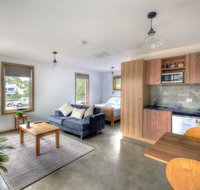 Freycinet Stone Studio 7 - Quartz - Accommodation Search
