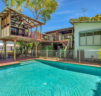 Gecko's Rest - Rainbow Shores Executive Beach House Pet Friendly Pool Wi-fi - Accommodation Search