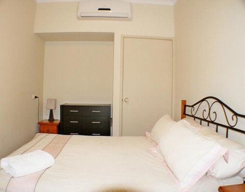 Geraldton Luxury Retreat 2 - Accommodation Search 3