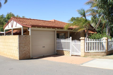Geraldton Luxury Retreat 2 - Accommodation Search 0