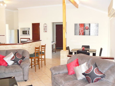 Geraldton Luxury Retreat 2 - Accommodation Search 1