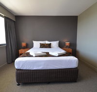 Gladstone Reef Hotel Motel - Accommodation Search