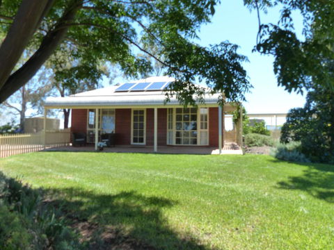 Glenbar Cottage Yelta - Accommodation Search 3
