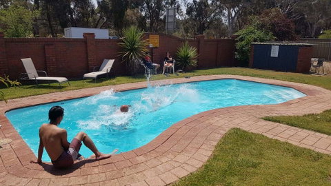 Golden Country Motel And Caravan Park - Accommodation Search 1