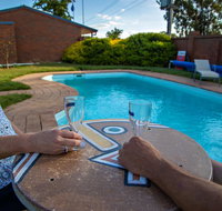 Golden Country Motel and Caravan Park - Accommodation Search