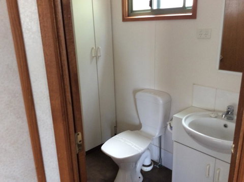 Golden Country Motel And Caravan Park - Accommodation Search 2