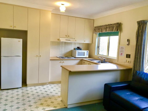 Golfview Motor Inn - Accommodation Search 0