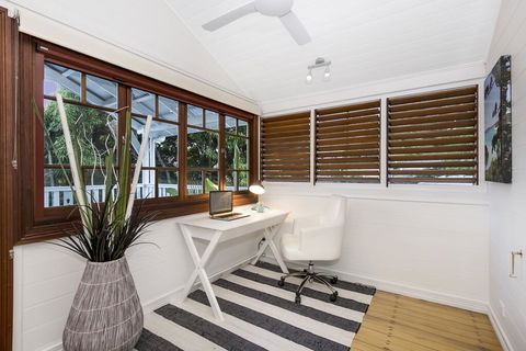 Gorgeous Home 3 Mins To Strand - Accommodation Search 1