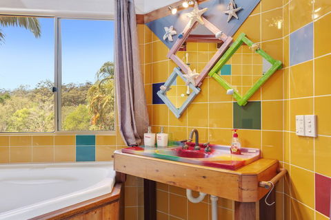 Gorgeous Mediterranean-style Hinterland Home - Accommodation Search 2