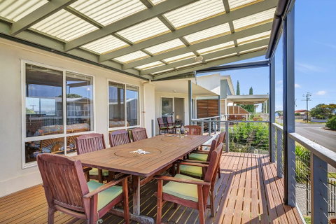 Green Reef Beach House - Accommodation Search 0