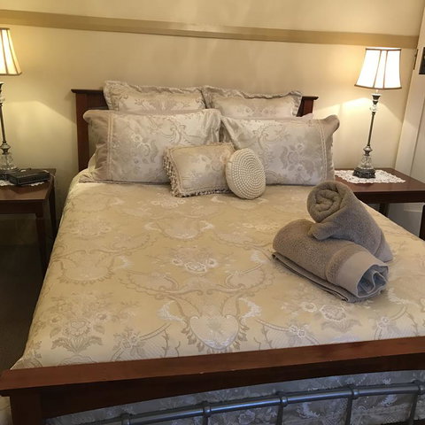 Guest House On Hyde - Accommodation Search 3