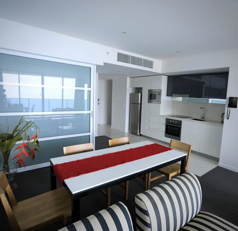 H Luxury Apartment At Surfers Paradise - Accommodation Search 2