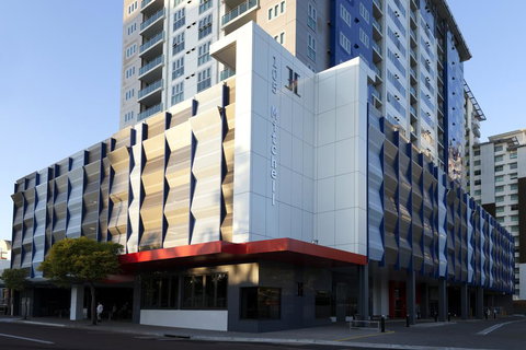 H On Mitchell Apartment Hotel - Accommodation Search 0