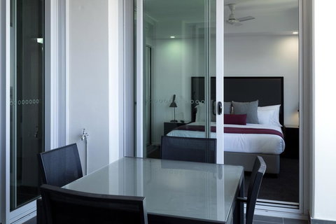 H On Mitchell Apartment Hotel - Accommodation Search 1