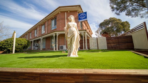 Hamilton's Queanbeyan Motel - Accommodation Search 0